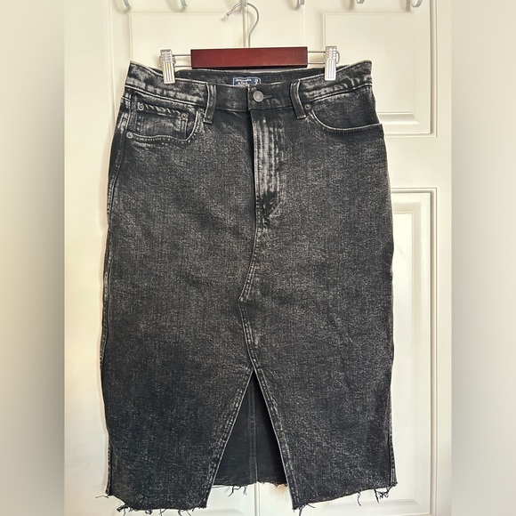 Abercrombie & Fitch Dresses & Skirts - Abercrombie & Fitch Black Washed Denim Midi Skirt
